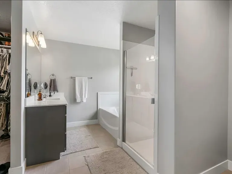 148 N 200 E — Photo 16