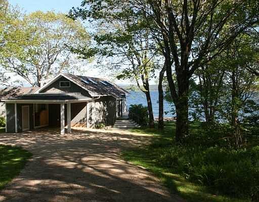 2nd image of 870 Oak Point Road