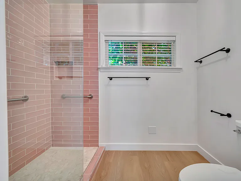 546 S Beachwood Dr — Photo 25
