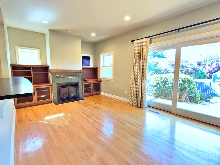 1827 N Skidmore St — Photo 30