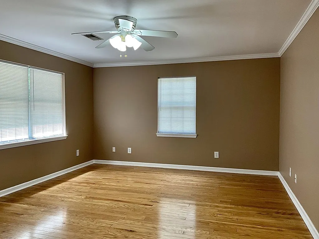 2 bed, 1.0 bath, 1162 sqft, $1,000 — Photo 2