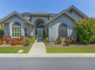 1930 N Cambridge Cir, Reedley, CA 93654