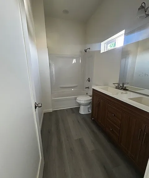 RESTROOM