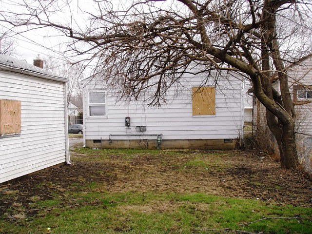 2nd image of 2491 Azelda St