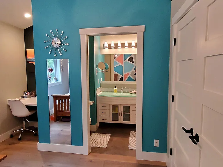 Full private bathroom