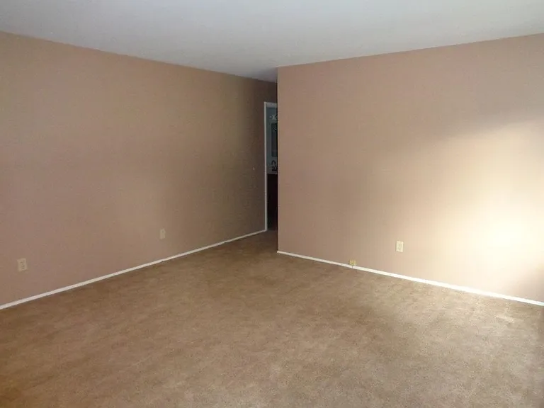 2400 E Wheeler Rd — Photo 3