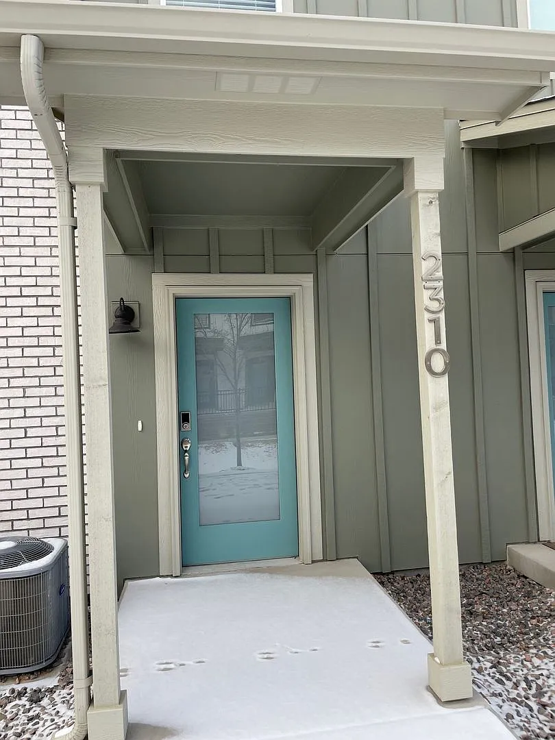 3 Bed/3.5 Bath Townhome in Broomfield — Photo 2