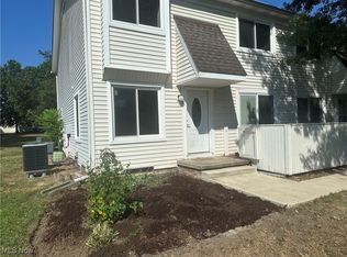 5477 Millwood Ln #34-D, Willoughby, OH 44094