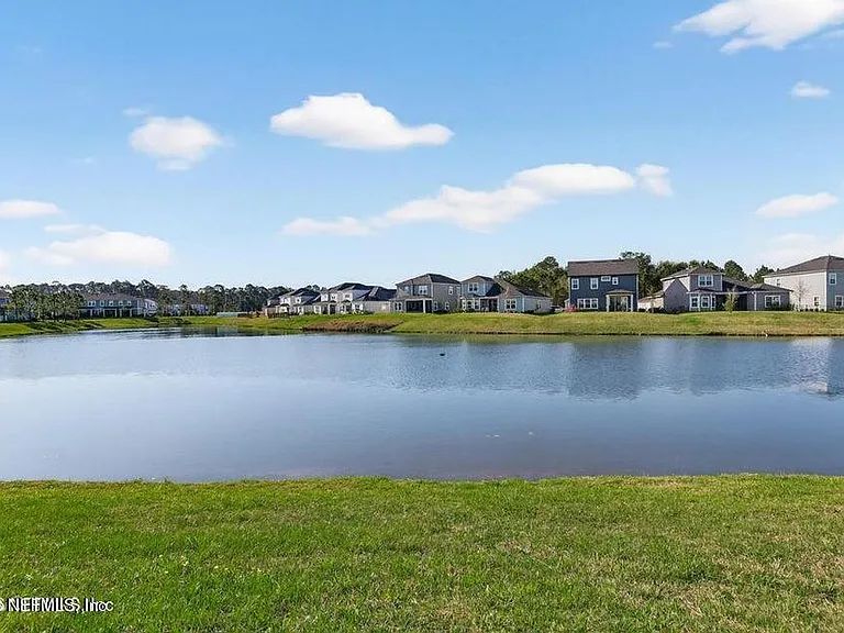 260 Brandon Lakes Dr — Photo 39