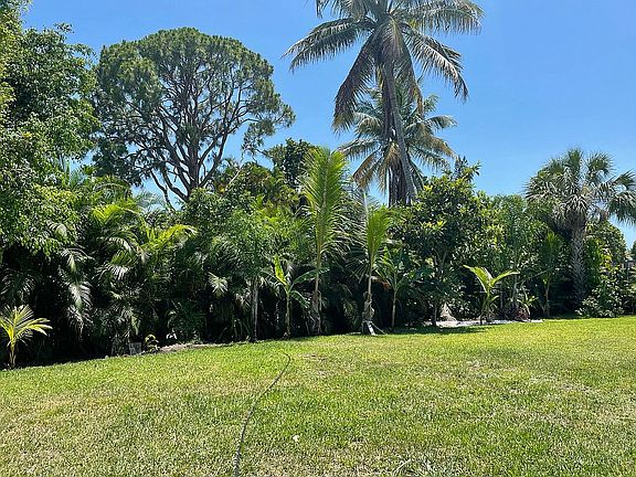 3rd image of 2648 Longboat Dr