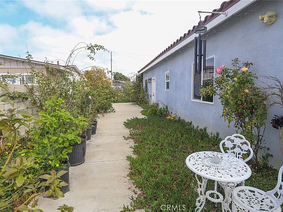 4th image of 11239 Bowles Ave