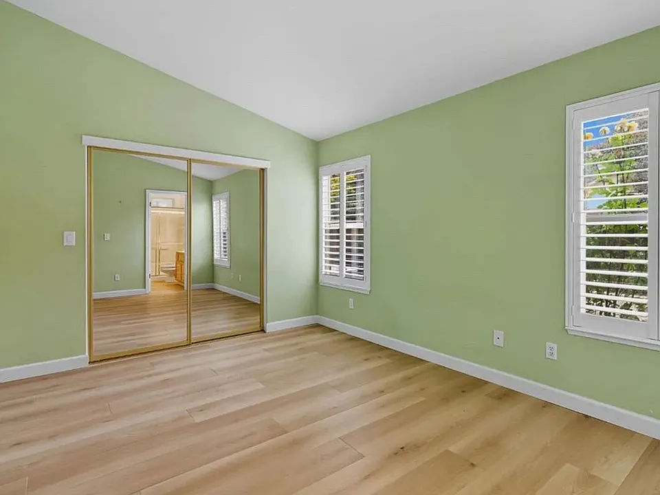 3668 Whispering Creek Cir