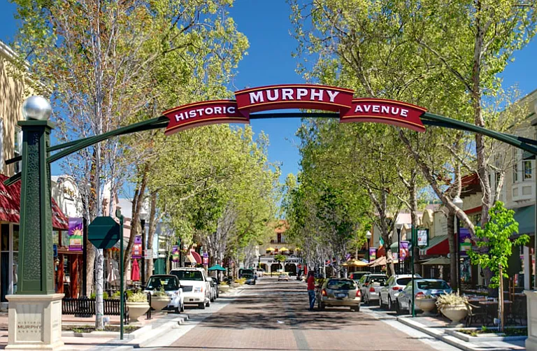 Walking distance to Murphy Street
