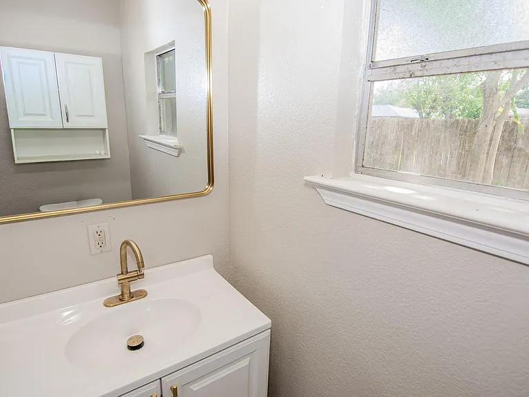 2611 Ashington Dr — Photo 10