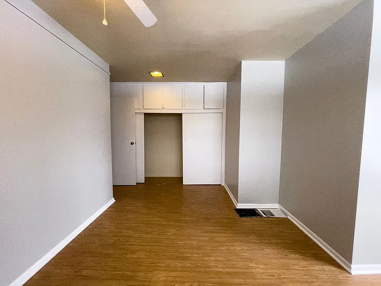 Preleasing For August! Close To Campus — Photo 14