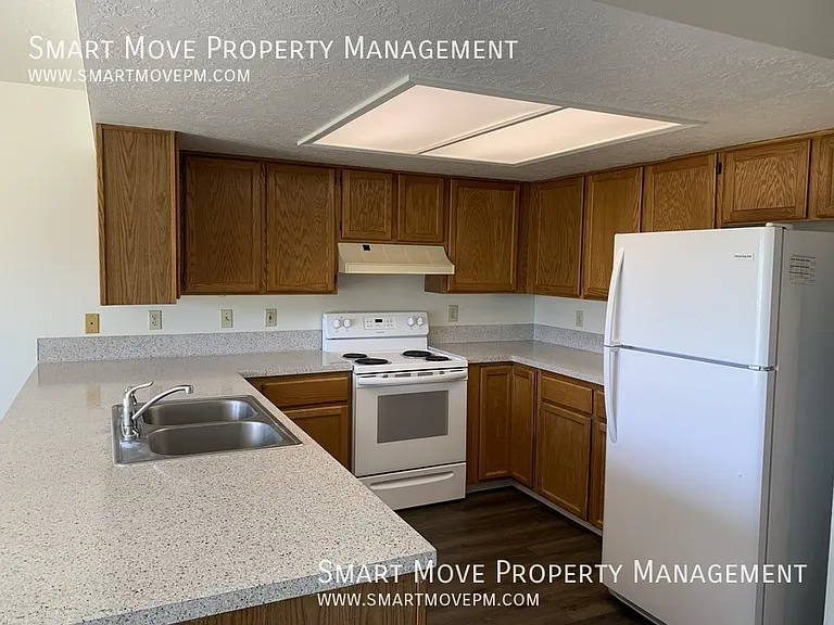 973 E Blue Heron St — Photo 5