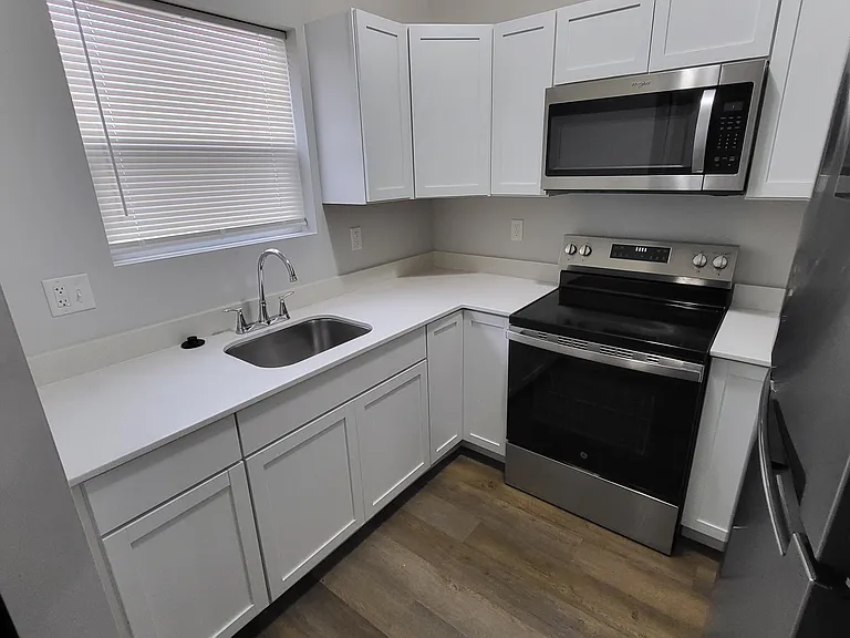 515 N Oxford St #B — Photo 6