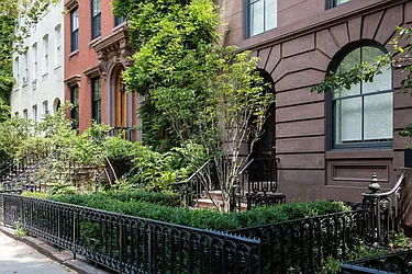 326 West 23rd Street in Chelsea