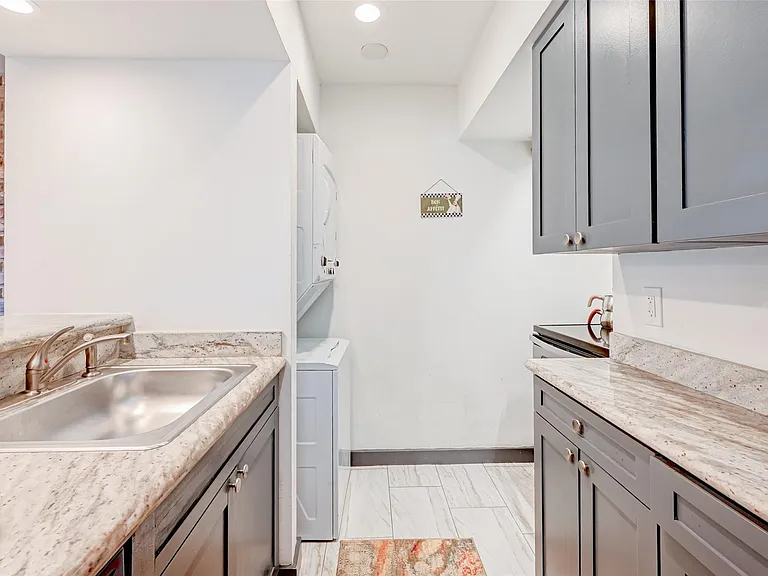 5863 Inwood Dr #5 — Photo 16