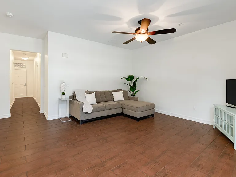 1465 C St #3301 — Photo 11