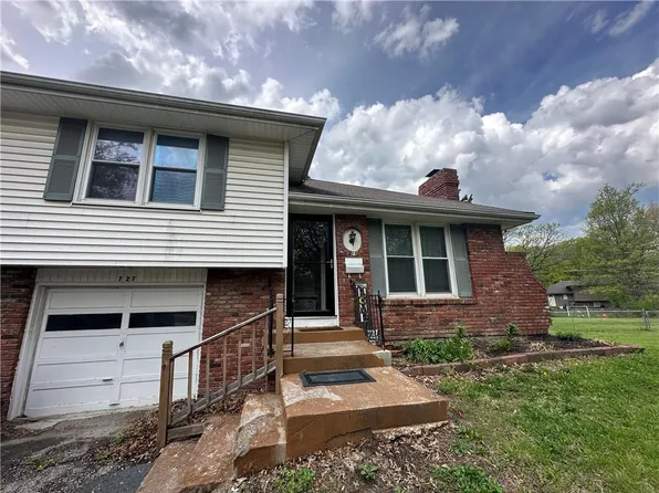 727 S Central St, Olathe, KS 66061