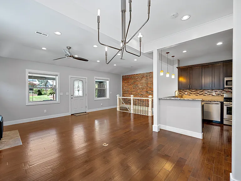4524 Decatur St — Photo 5