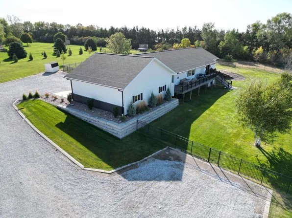 2855 E 102nd St, Kearney, NE 68847