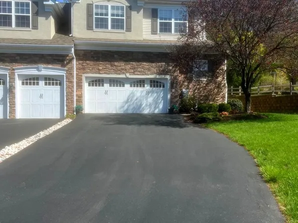 2220 Pembroke Ln, Chester Springs, PA 19425