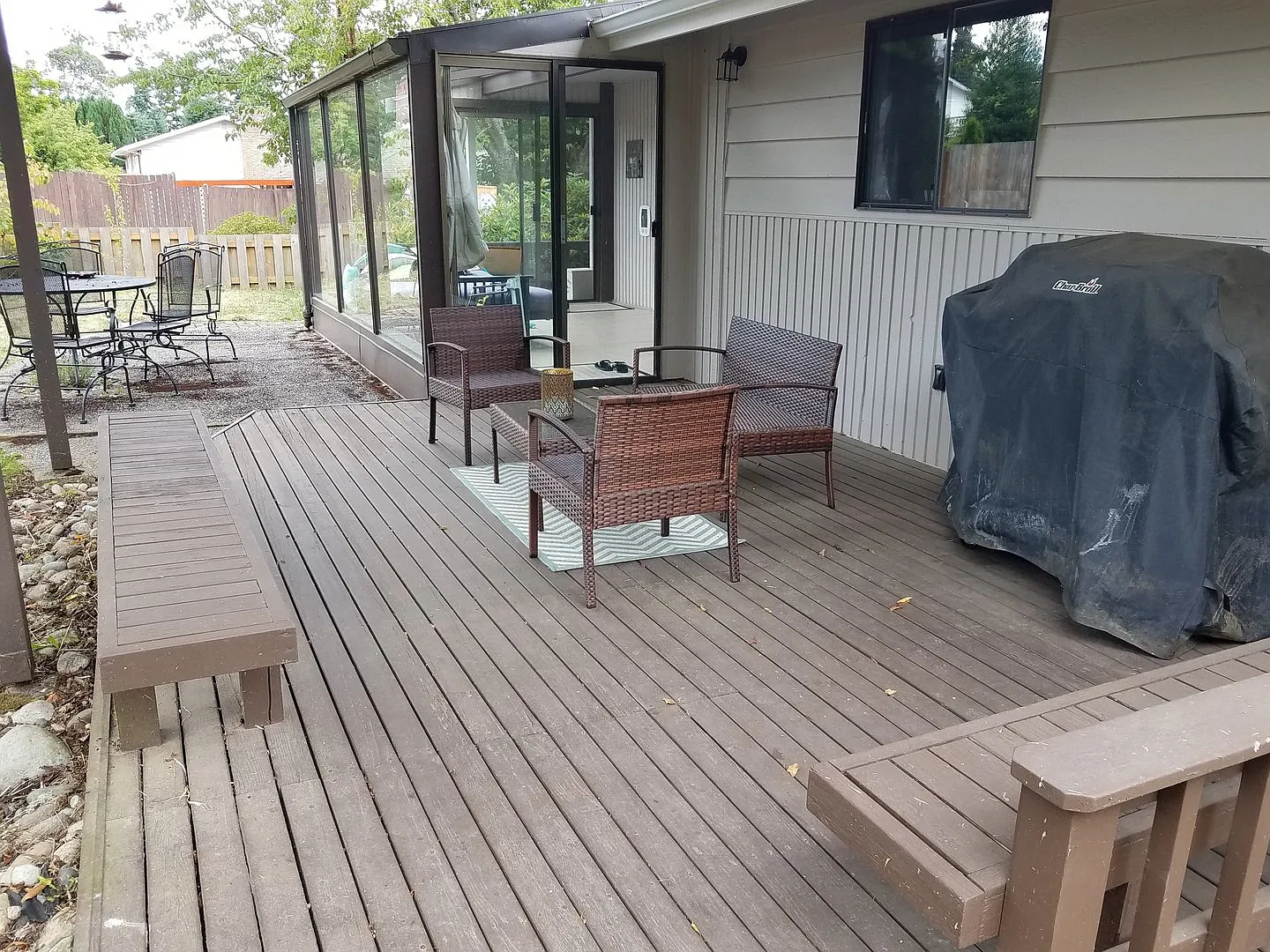 Short Term! 3 Bedroom East Bremerton Home! — Photo 3