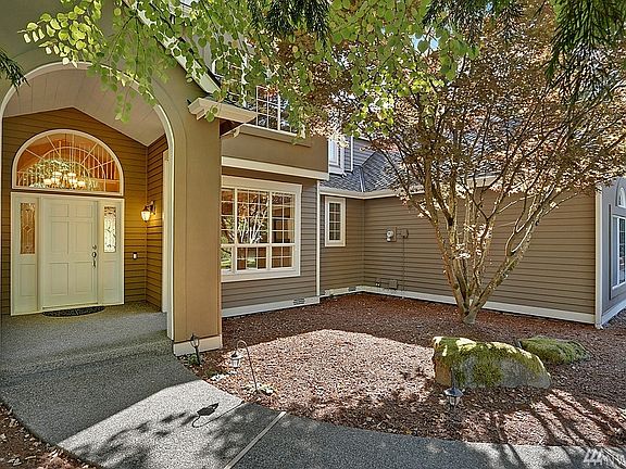 2nd image of 18805 NE 157th St
