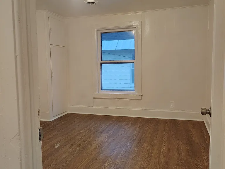 35 5th Ave #2 — Photo 3