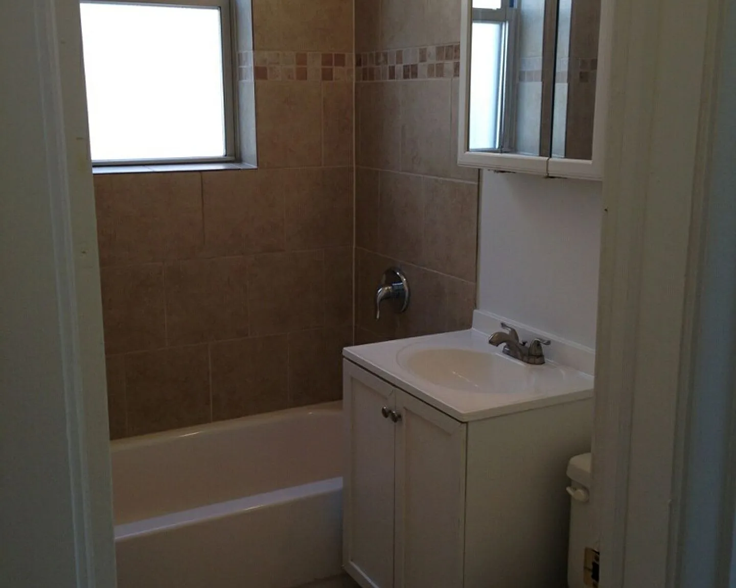 8001 S Marshfield — Photo 3