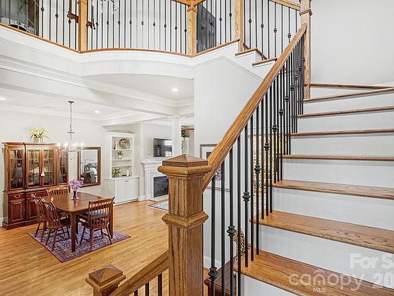 4th image of 7930 Greenview Terrace Ct