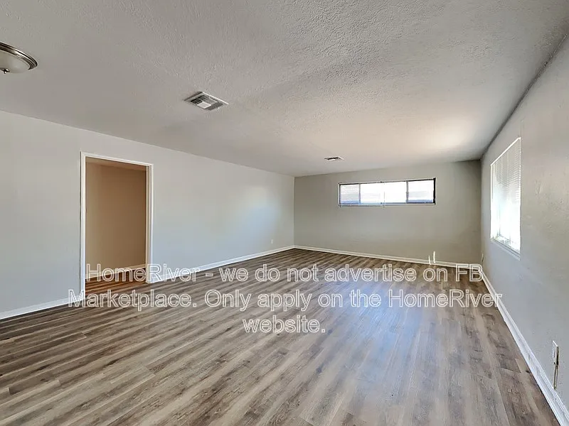 3 bed, 2.0 bath, 1195 sqft, $1,675 — Photo 4