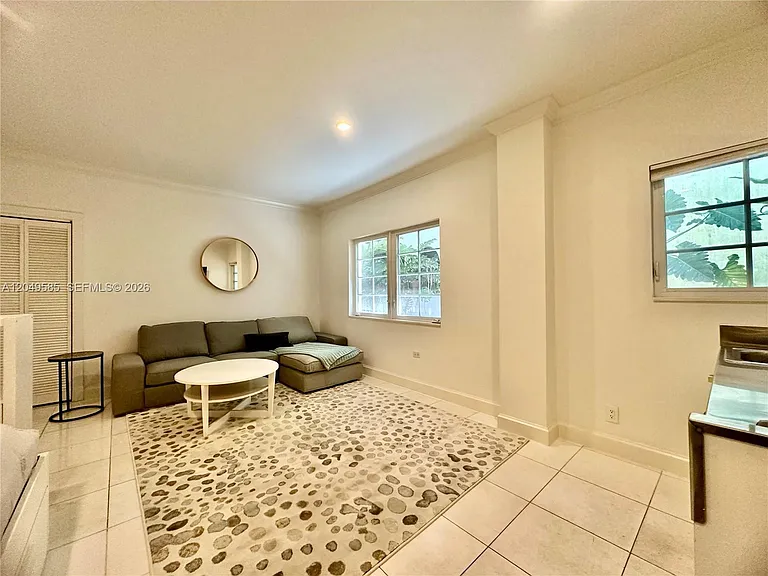 260 Euclid Ave #6 — Photo 7