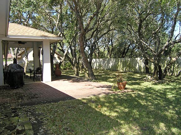 3rd image of 106 Marion Dr