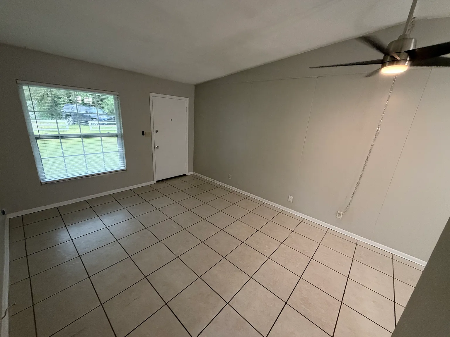 2 bed, 650 sqft, $1,200 — Photo 4