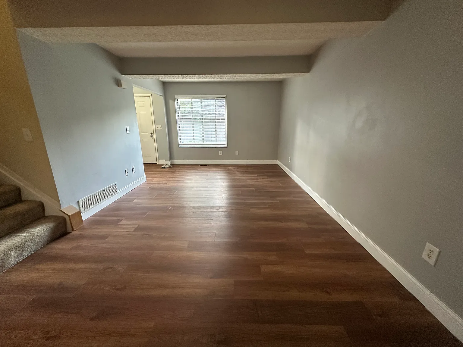 2 bed, 1.5 bath, 1630 sqft, $2,200 — Photo 2