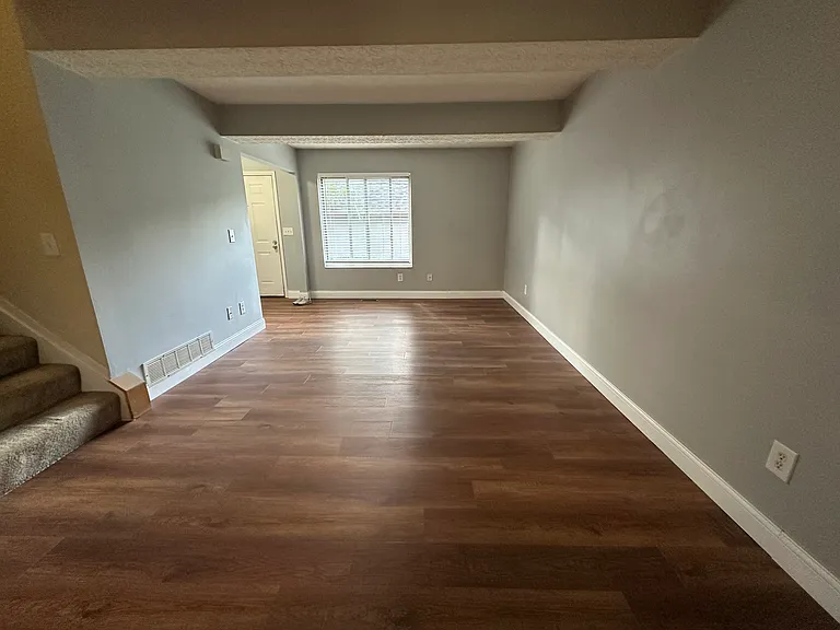 7043 Muirfield Dr — Photo 2