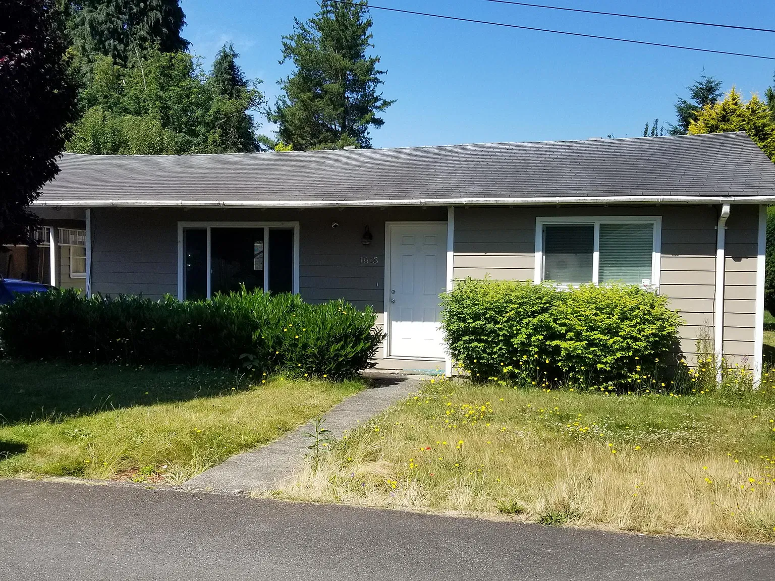 1813 E Main St — Photo 2