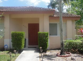 825 Nw 208th Cir #825, Pembroke Pines, FL 33029