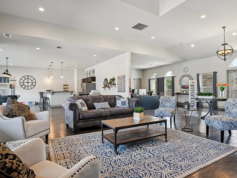 Riverside Apartments — Photo 13