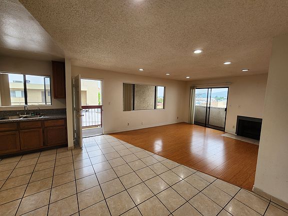 3rd image of 122 Olive St APT 6