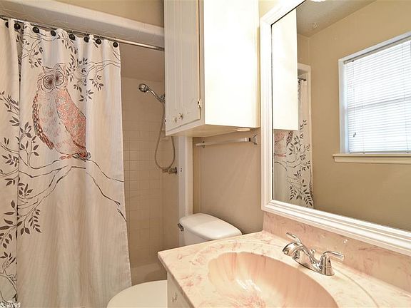 5th image of 209 Creekwood Dr