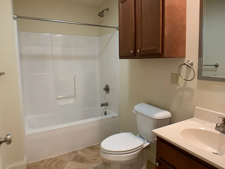 1740 Chestnut St — Photo 11