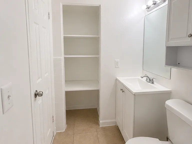 Pompano Gardens — Photo 21