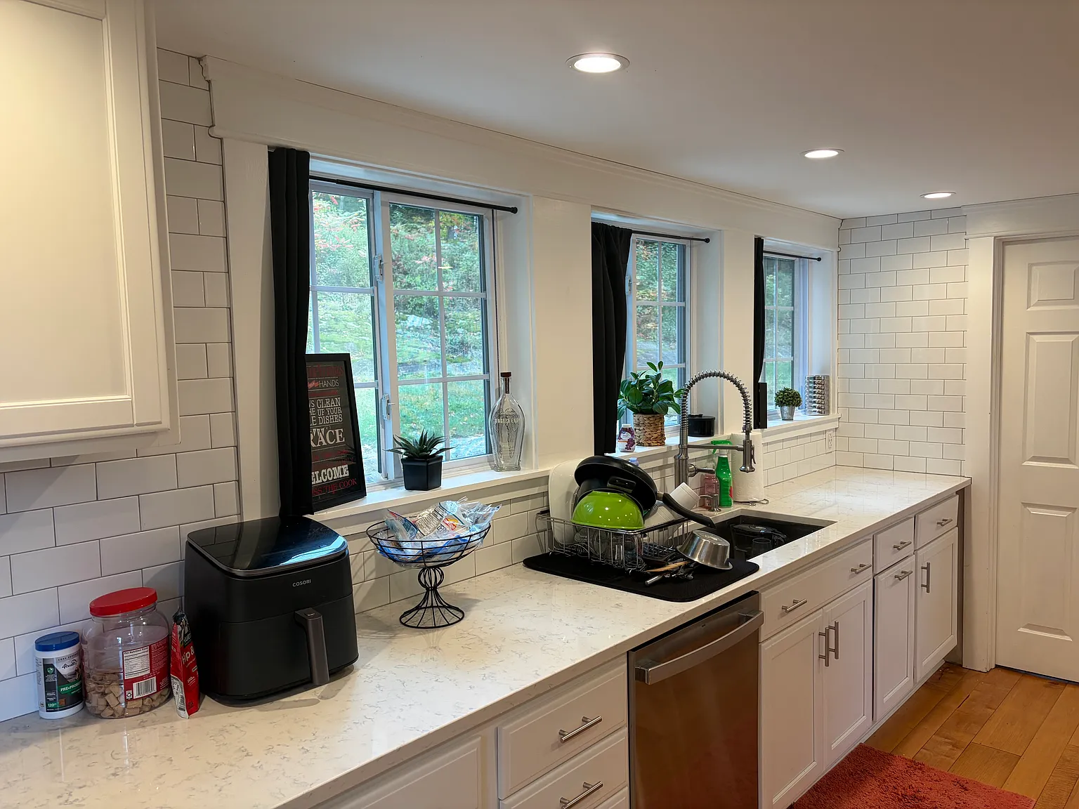 1 bed, 1040 sqft, $1,900 — Photo 4