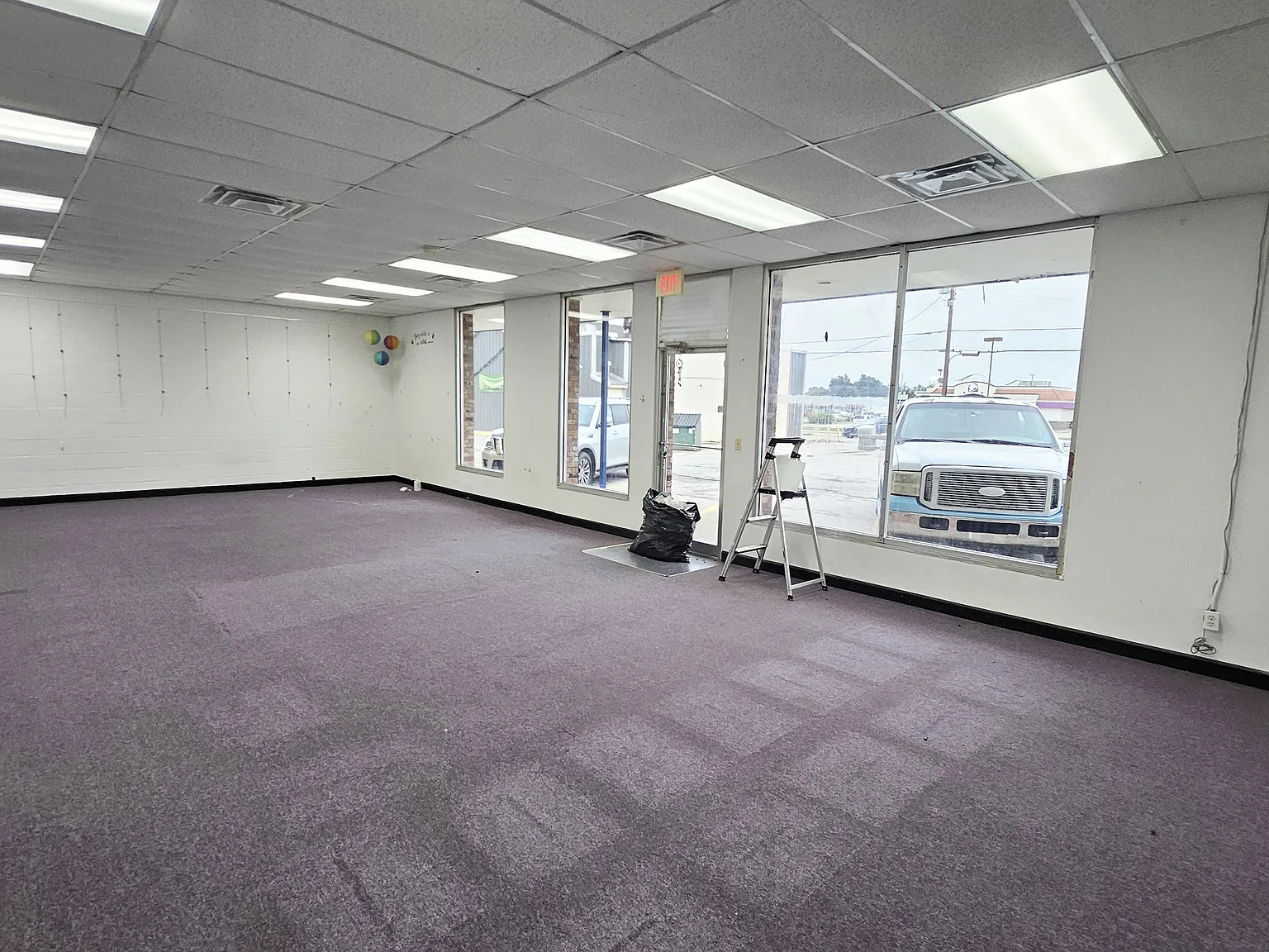 2 bed, 1250 sqft, $1,300 — Photo 2