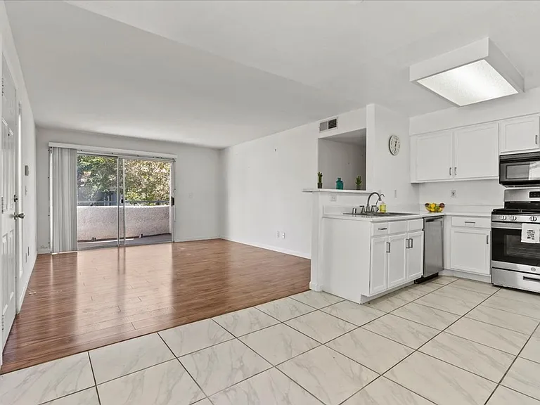 3145 Casey Dr #201 — Photo 6