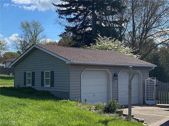 2nd image of 3270 Circle Ct